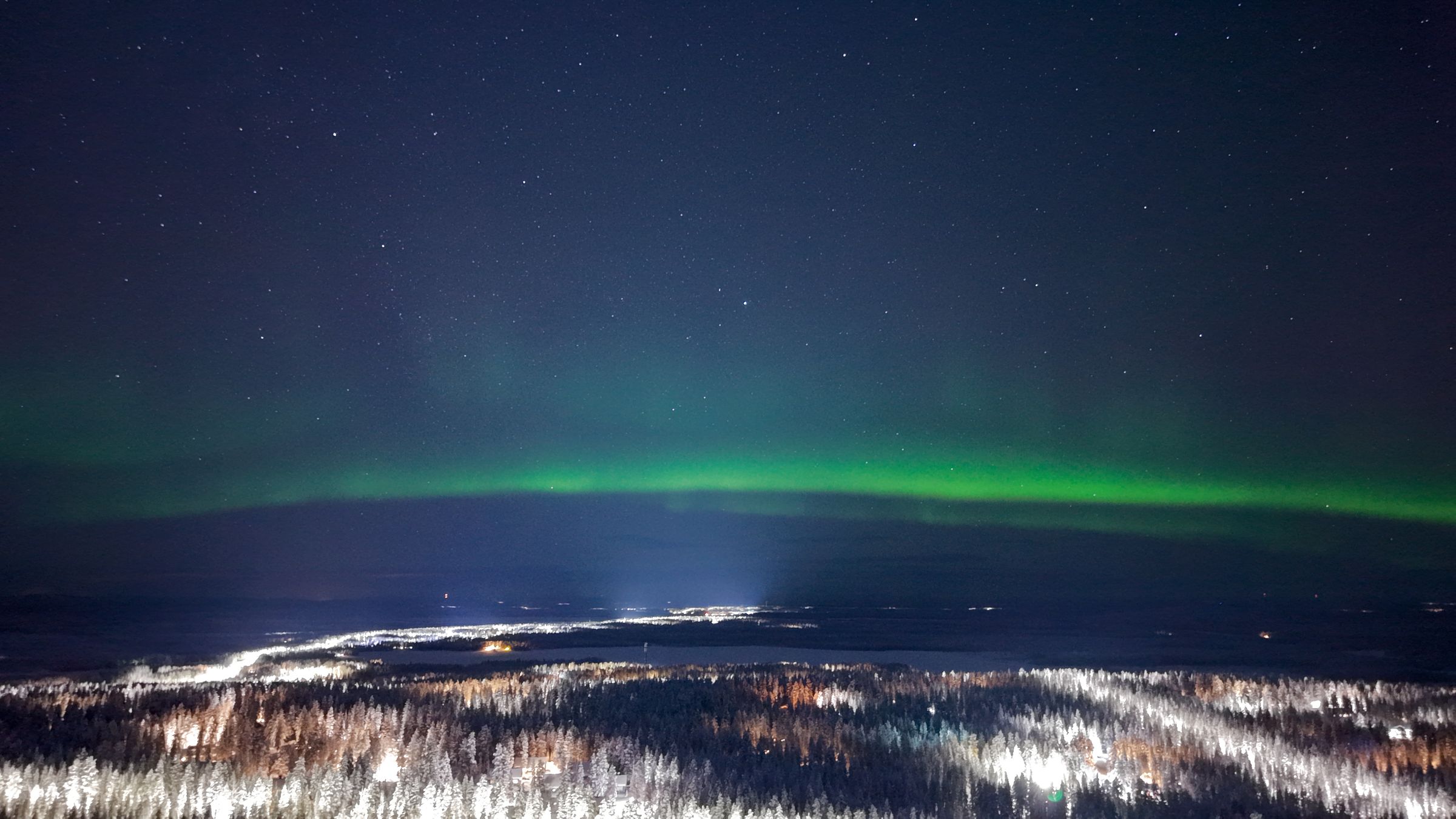 Aurora boreal sobre Laponia